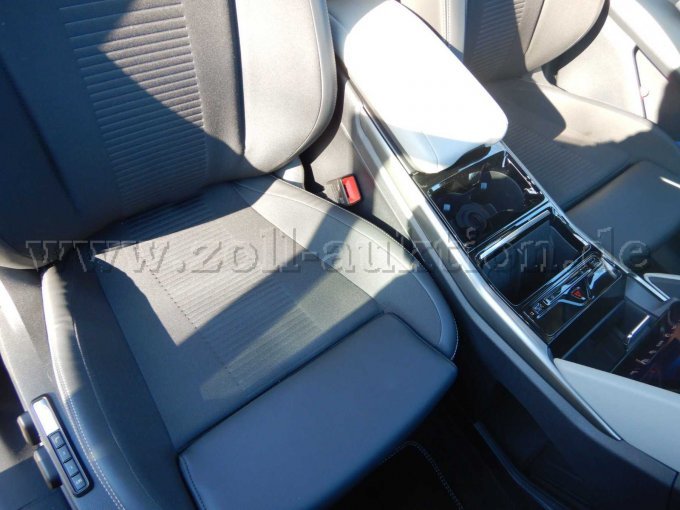 Detailaufnahme Ergonomie-Sitz rechts