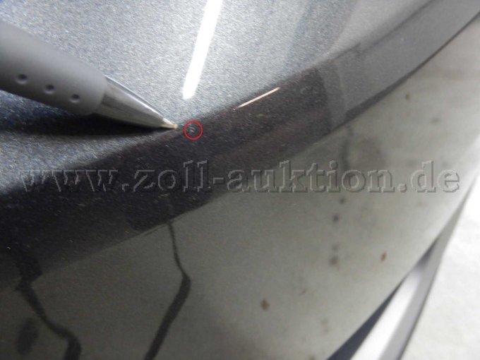 Fahrzeugfront (Stoßfänger): Kleinere Steinschläge