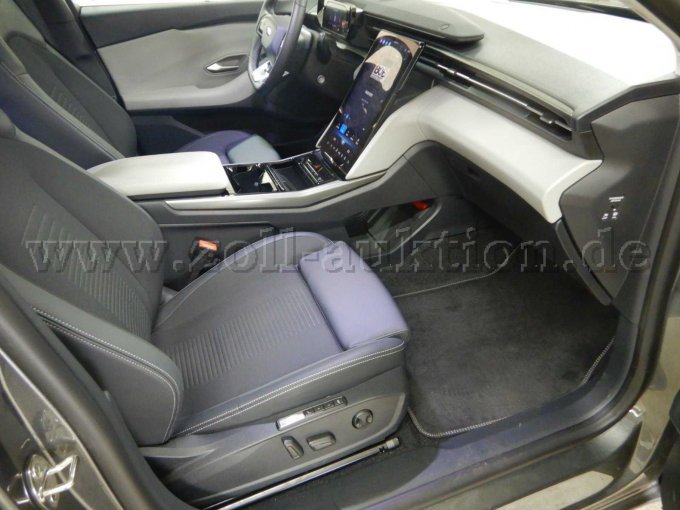 Ansicht Innenraum  vorne rechts