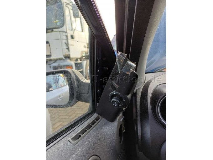 Ford Fiesta - defekte Verkleidung mit Schalter für Seitenspiegel