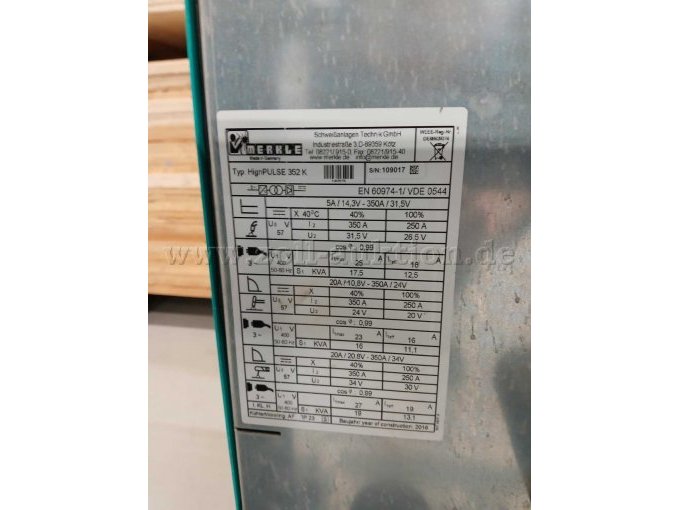 Typenschild mit technischen Details