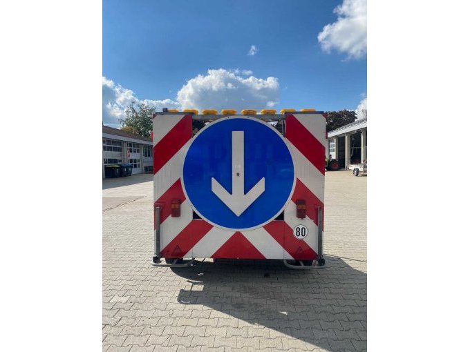 Fahrbare Absperrtafel Rückansicht