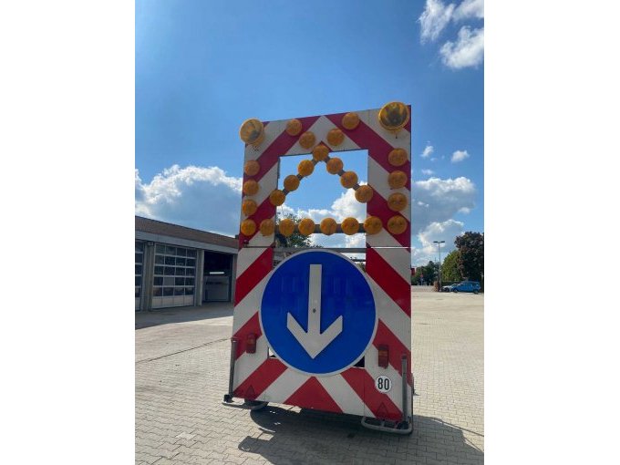 Fahrbare Absperrtafel Rückansicht