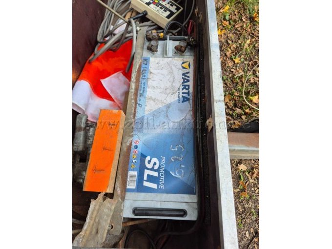 1 Fahrbare Absperrtafel Nissen A2 (defekte Steuerelektronik) – foto 12 – kavel bij Zoll-Auktion, Bielefeld