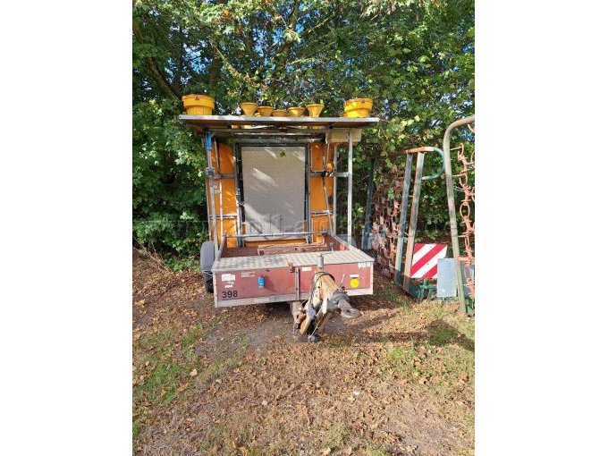1 Fahrbare Absperrtafel Nissen A2 (defekte Steuerelektronik) – foto 2 – kavel bij Zoll-Auktion, Bielefeld