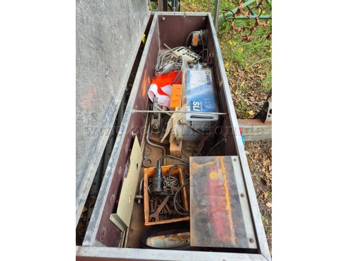1 Fahrbare Absperrtafel Nissen A2 (defekte Steuerelektronik) – foto 13 – kavel bij Zoll-Auktion, Bielefeld