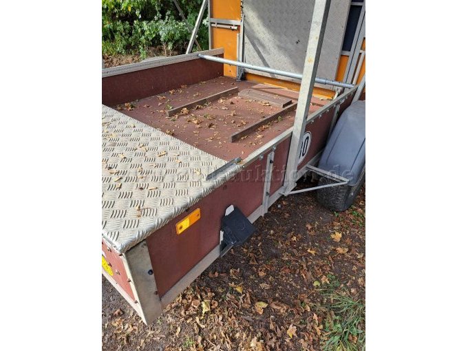 1 Fahrbare Absperrtafel Nissen A2 (defekte Steuerelektronik) – foto 4 – kavel bij Zoll-Auktion, Bielefeld