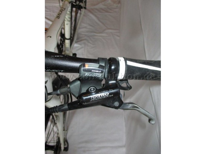 Teilansicht Lenker mit Shimano Tiagra Schaltung und Tektro Bremse