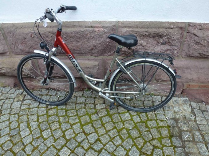 Seitenansicht komplett vom Fahrrad RIXE 28 Zoll