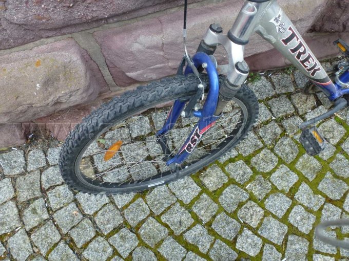 Ansicht Vorderrad mit Radgabel vorne