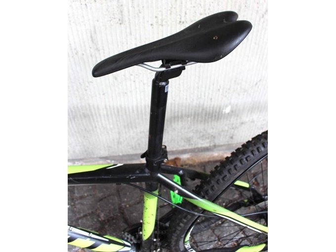 Sattel mit Sattelrohr