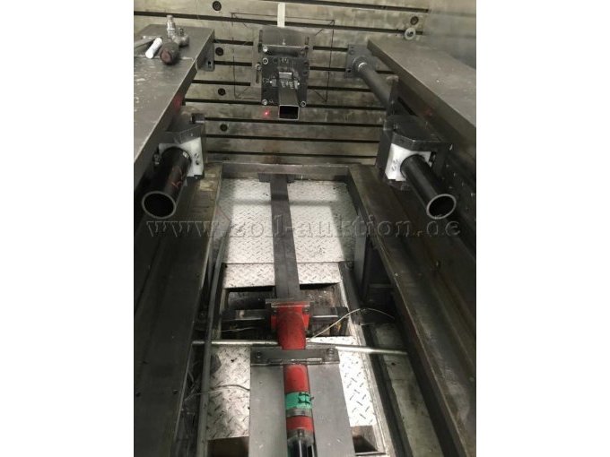 Abfangvorrichtung an der Prallwand für Prallschlitten