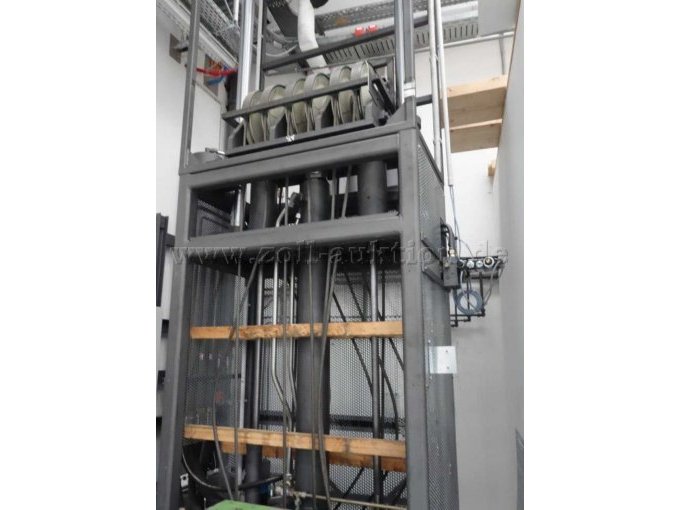 Ansicht Umlenkrollensystem für Seilzug und zentralem Kolbenzylinder