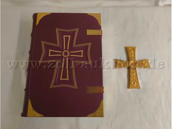 Draufsicht mit abgenommenem Kreuz