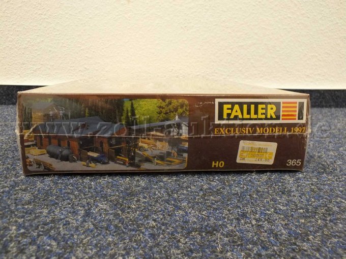 Linke Seitenansicht des Sägewerks in OVP