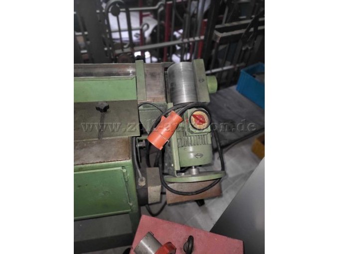 Detailansicht Stecker und Hauptschalter Kantenschleifmaschine