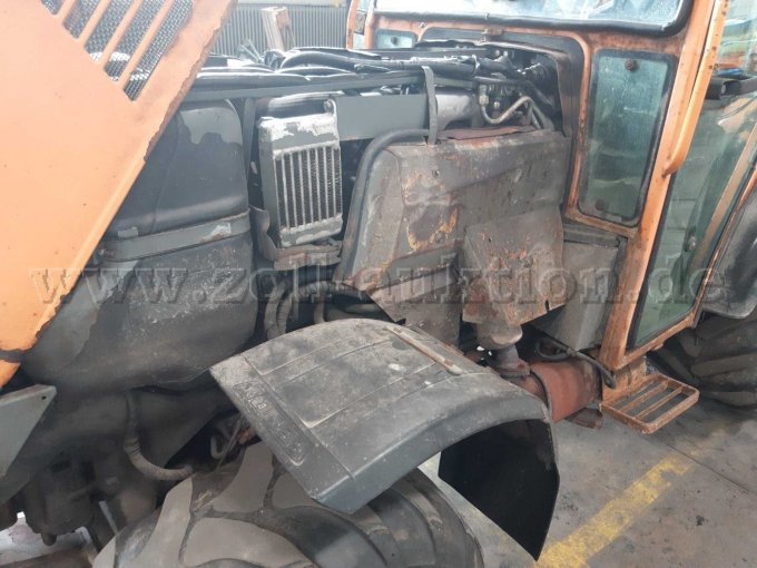 Bild 16:
Motor- Auspuffabdeckung mit Anrostungen