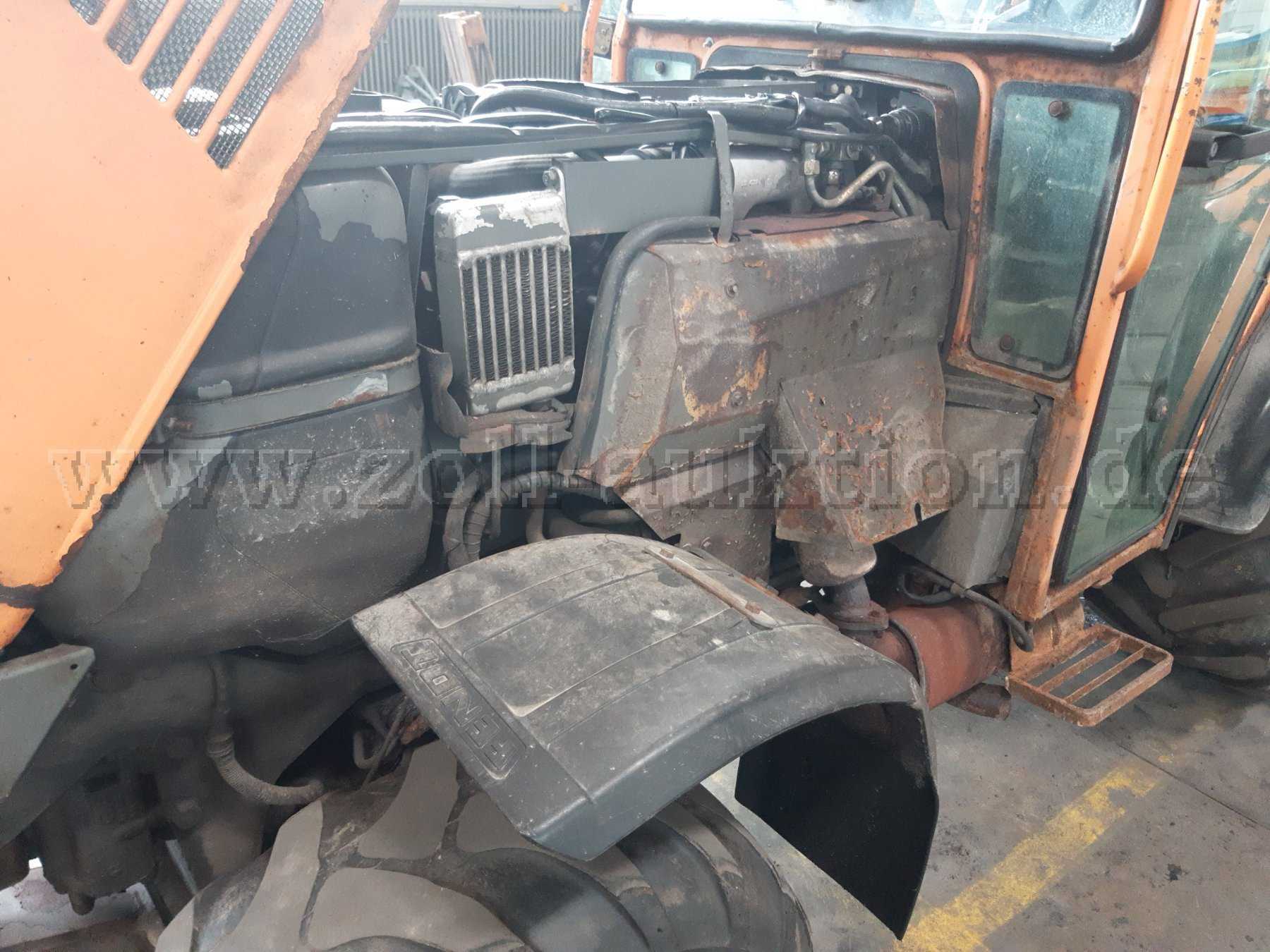 Bild 16:
Motor- Auspuffabdeckung mit Anrostungen