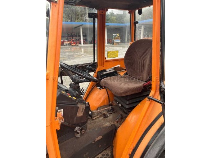 Fahrerhaus von links