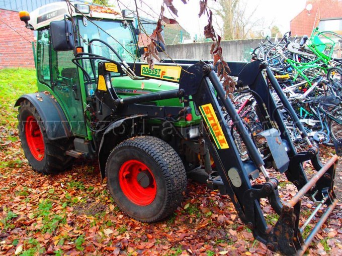 Bild von Rechts mit Frontlader