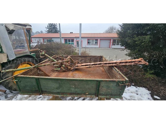 Pritsche + Mähwerk demontiert