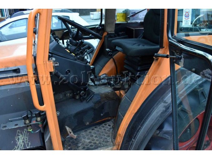1 Fendt Zugmaschine 250 K mit Zusatzanbaugeräten – foto 3 – kavel bij Zoll-Auktion, Clausthal-Zellerfeld
