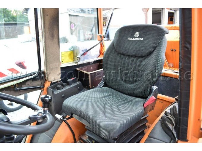 1 Fendt Zugmaschine 250 K mit Zusatzanbaugeräten – foto 5 – kavel bij Zoll-Auktion, Clausthal-Zellerfeld