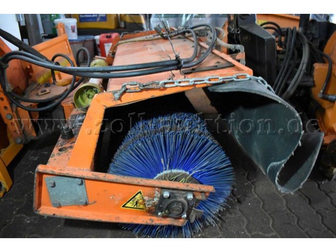 1 Fendt Zugmaschine 250 K mit Zusatzanbaugeräten – foto 16 – kavel bij Zoll-Auktion, Clausthal-Zellerfeld