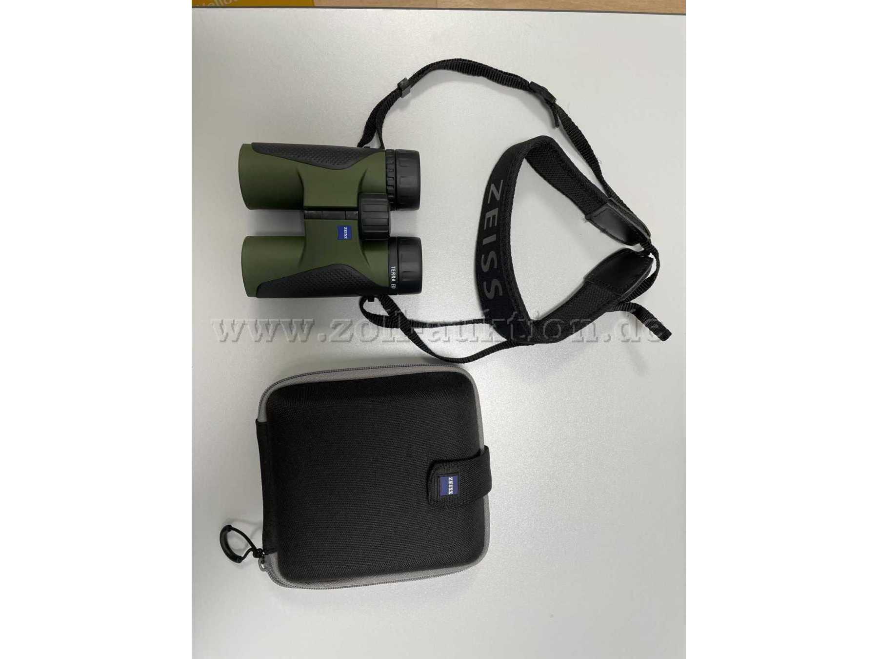 Fernglas mit Tasche