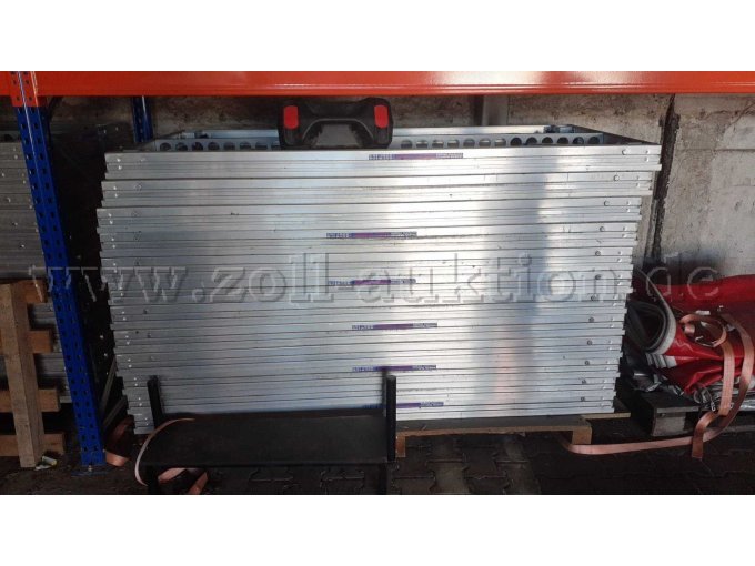 Bühnenboden demontiert