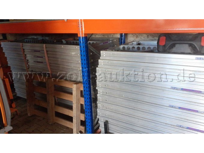 Bühnenboden demontiert