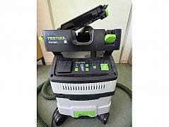 Festool CTM MIDI I:
Frontalansicht bei geöffneter Abdeckung
