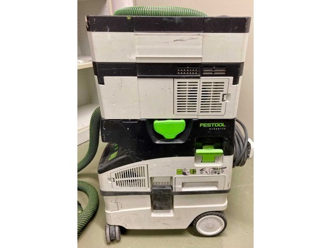 beide Geräte übereinander von links