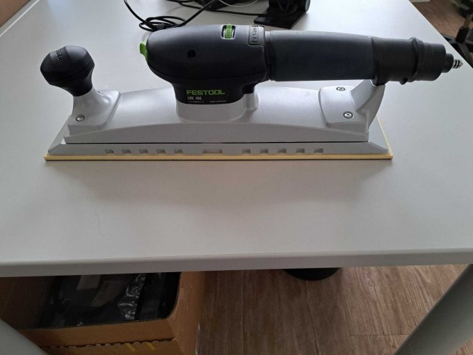 Ansicht eines Druckluftrutschers von der Seite her