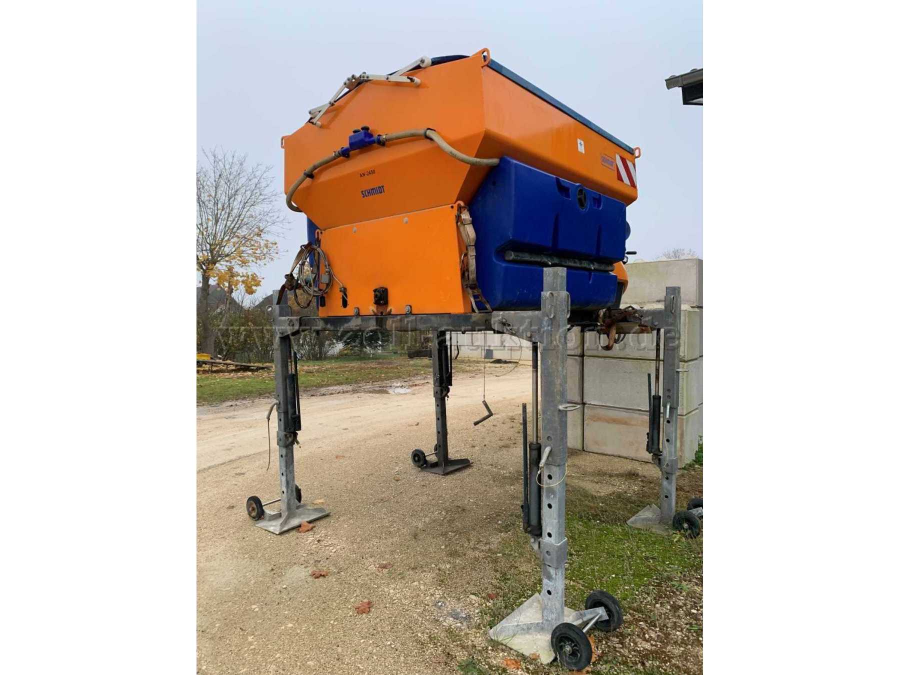 Frontansicht Streuer