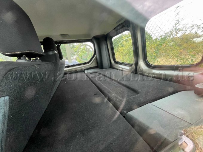 1 brandweerbus voor de ploeg - Renault Trafic 1.6 dCi - motorschade – foto 9 – kavel bij Zoll-Auktion, Loburg