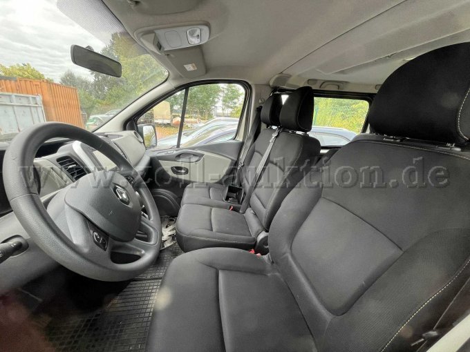 1 brandweerbus voor de ploeg - Renault Trafic 1.6 dCi - motorschade – foto 7 – kavel bij Zoll-Auktion, Loburg