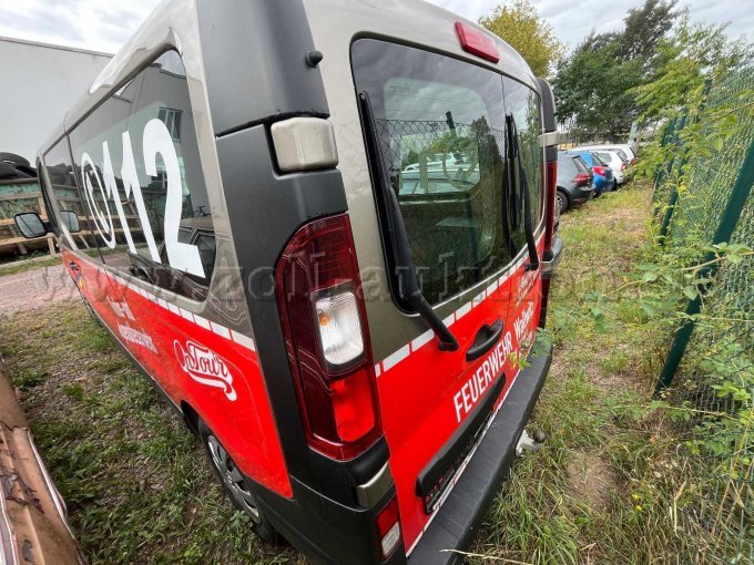 1 brandweerbus voor de ploeg - Renault Trafic 1.6 dCi - motorschade – foto 5 – kavel bij Zoll-Auktion, Loburg