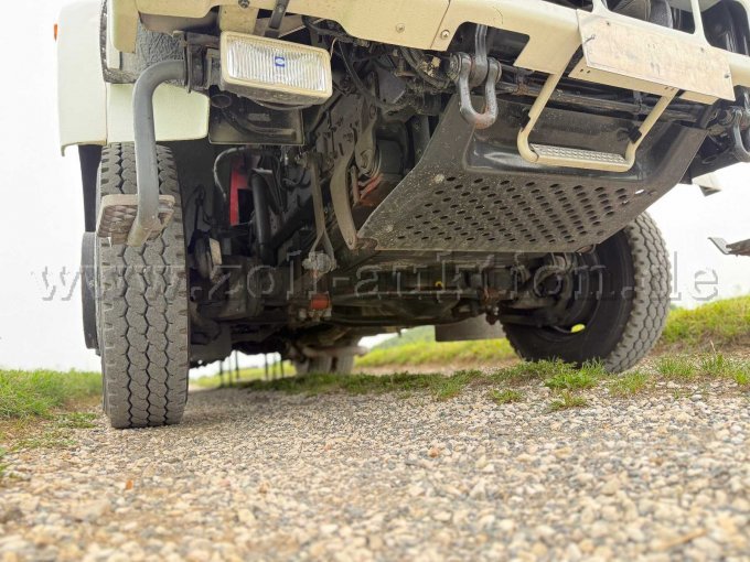 1 reddingsvoertuig RW 2 Iveco EuroFire 4x4 – slechts 20.375 km – foto 11 – kavel bij Zoll-Auktion, Kastl