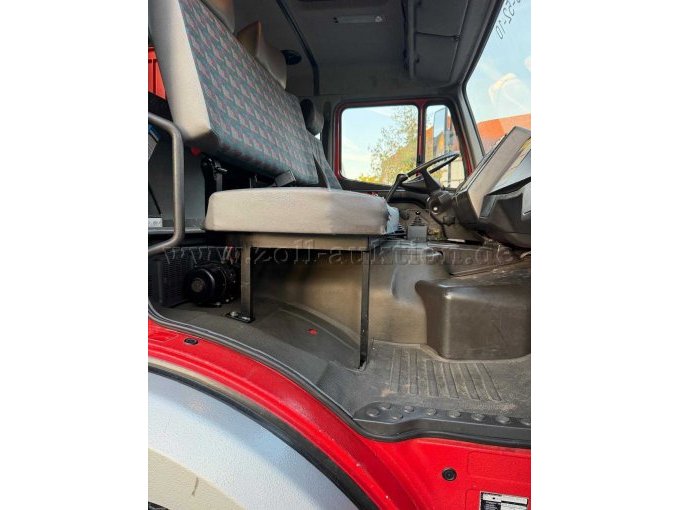 1 Feuerwehr-Rüstwagen RW 2 Mercedes-Benz 1224 AF Schlingmann-Aufbau – foto 9 – kavel bij Zoll-Auktion, Dissen am Teutoburger Wald