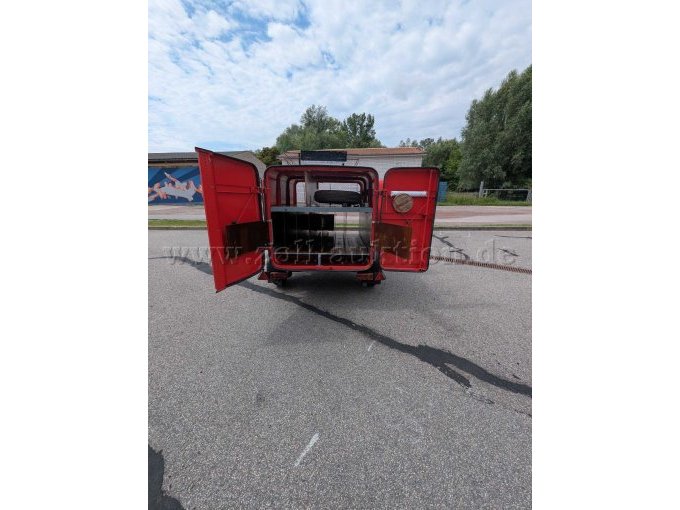 Schlauchtransportanhänger
Innenansicht Heck