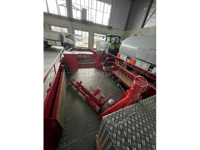 Bild Innenraum von seitlich oben