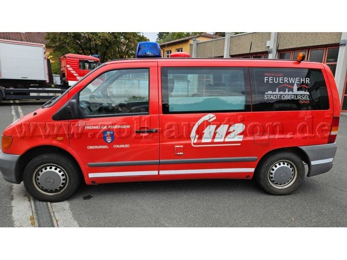 Linke Fahrzeugseite