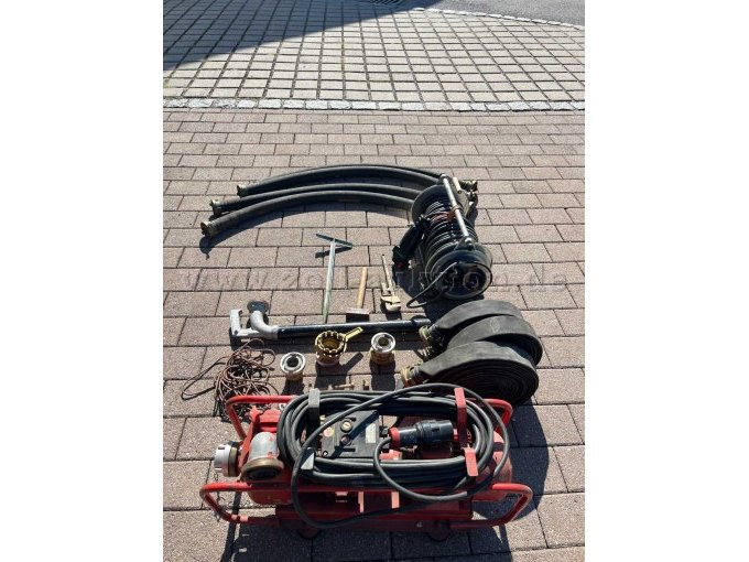 Bild 1 Gefahrstoffpumpe mit kompletten Zubehör