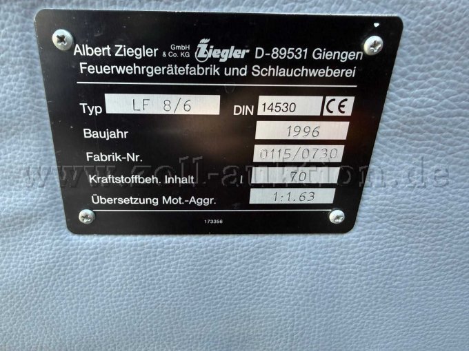Typenschilf Fahrzeug