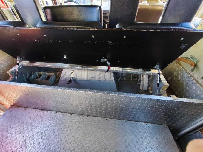 Lagereinrichtung Besetzung hinten