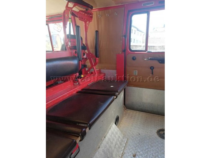 Rückbank mit Atemschutzgerätehalterung