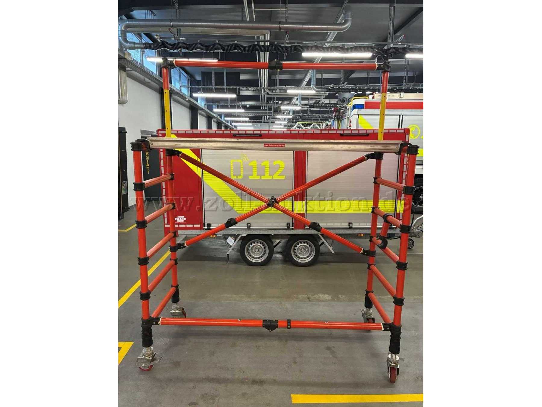 Plattform aufgebaut mit Rollen