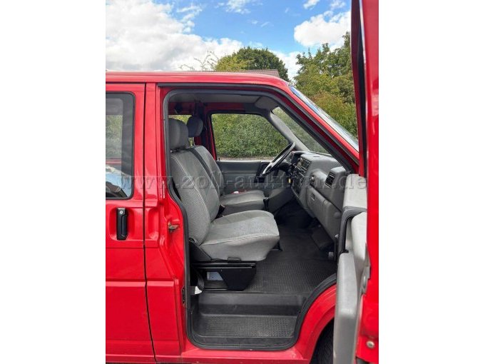 1 Feuerwehr Mannschaftstransportwagen VW T4 Transporter 8 Sitzer – foto 6 – kavel bij Zoll-Auktion, Zell a. Main