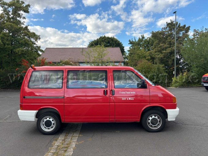 1 Feuerwehr Mannschaftstransportwagen VW T4 Transporter 8 Sitzer – foto 3 – kavel bij Zoll-Auktion, Zell a. Main